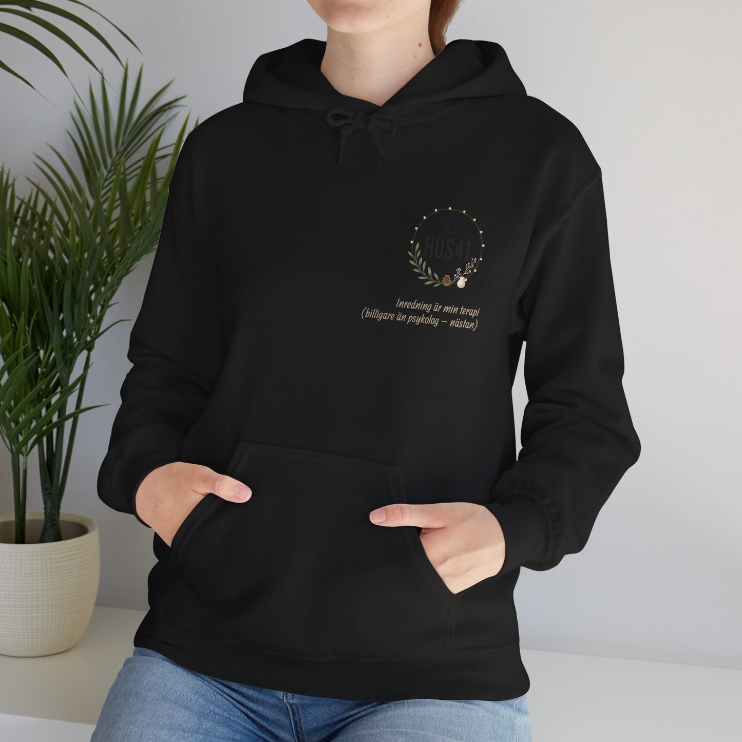 Hus41 Unisex Sweatshirt Hoodie - Inredning är min terapi