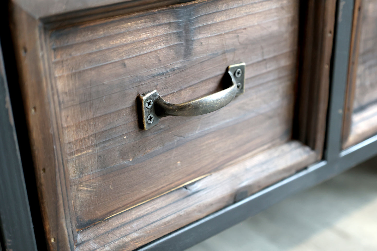 Bar cart / Wine cabinet