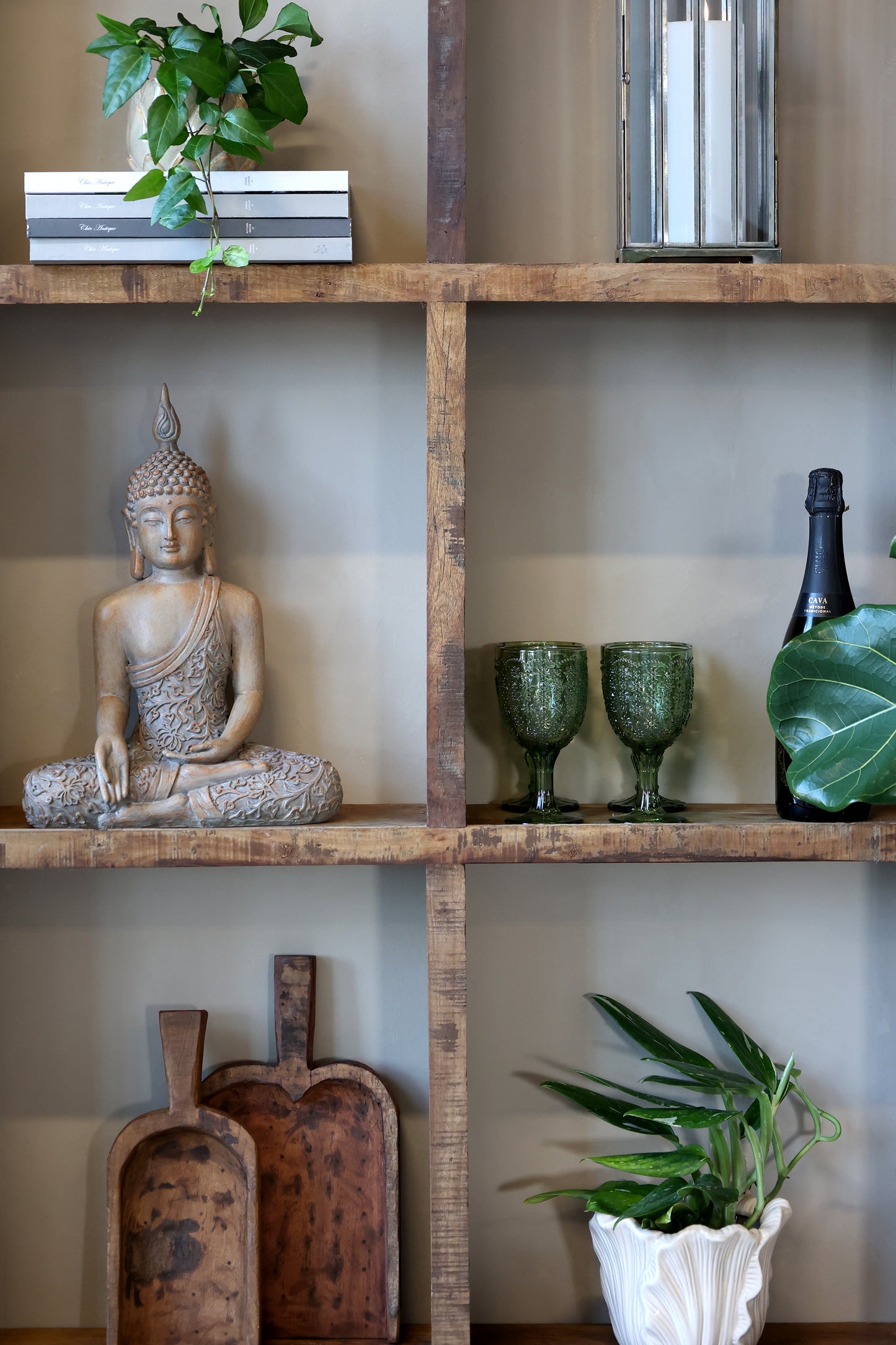 Wall shelf recycled wood