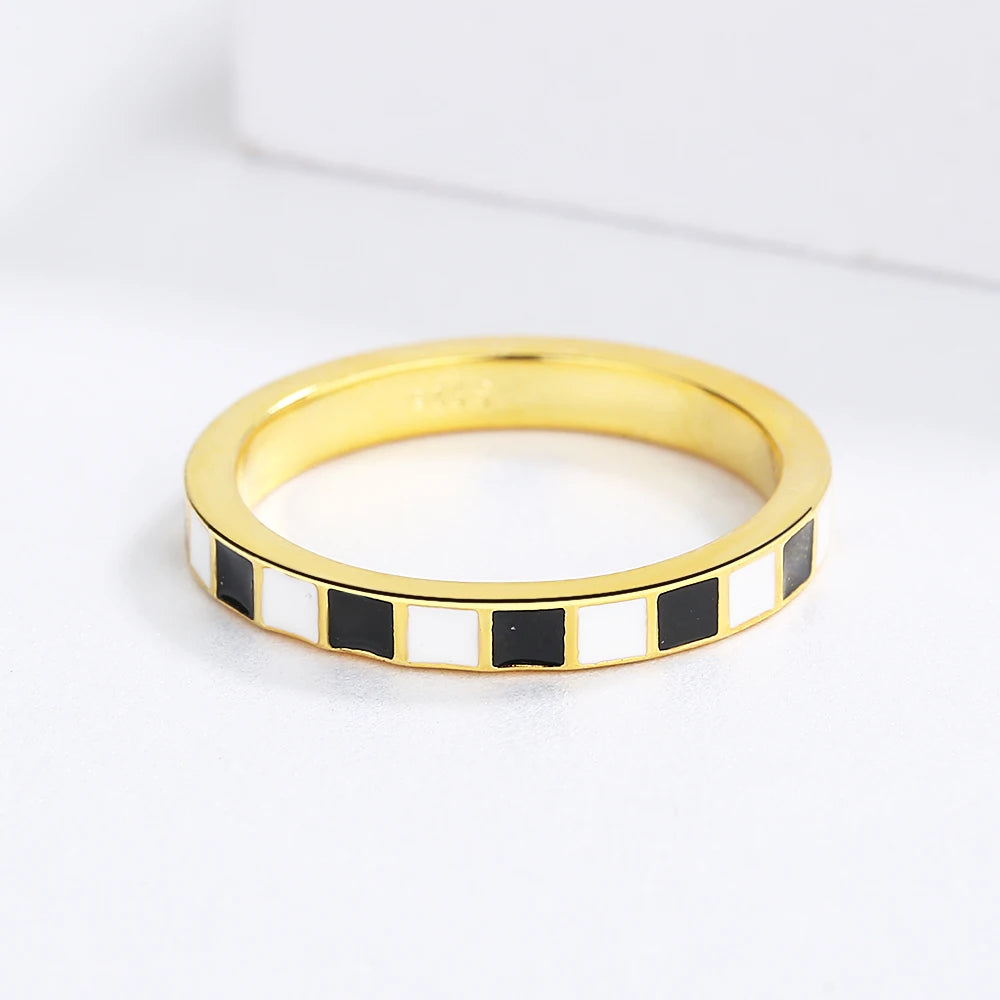 Ring checkerboard svart vit