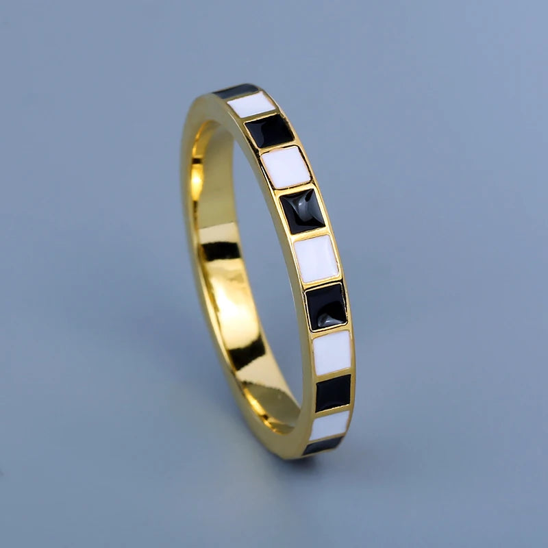 Ring checkerboard svart vit