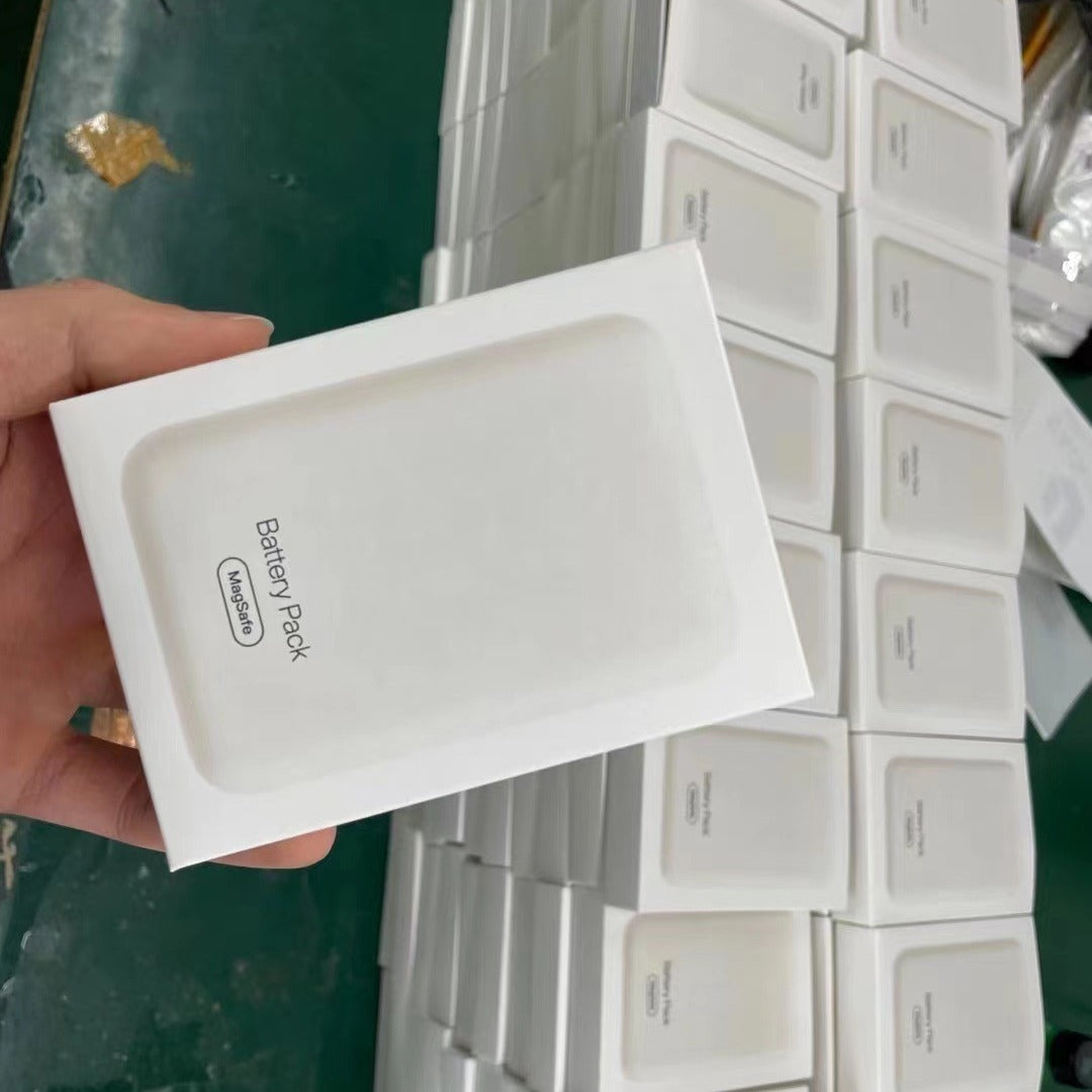 Magnetic wireless power bank