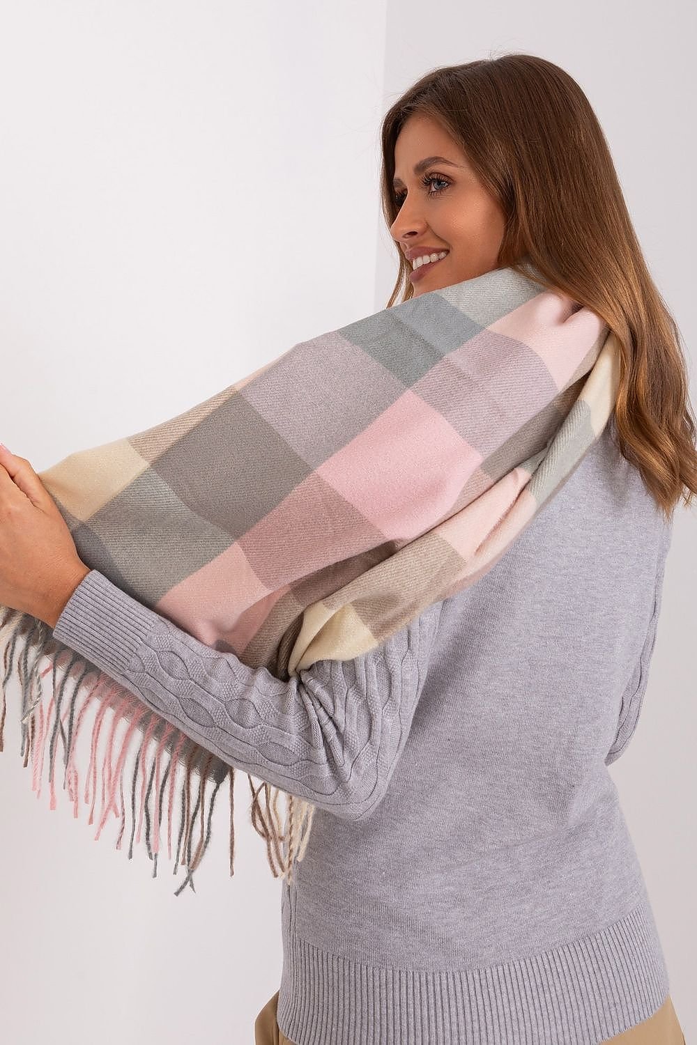 Shawl model 187775 AT