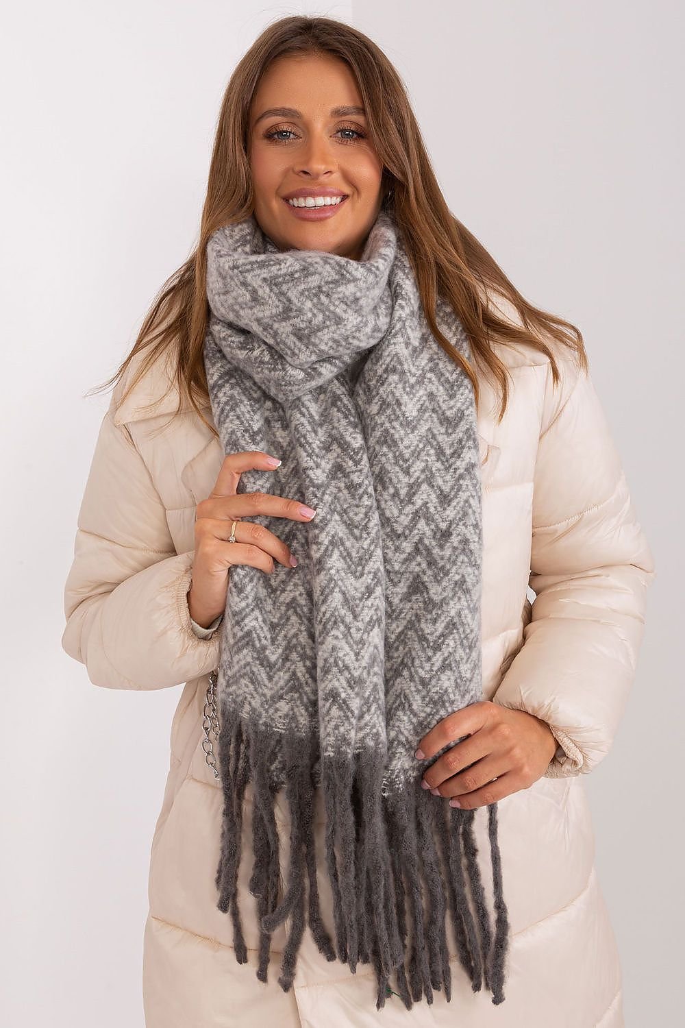 Shawl model 189246 AT