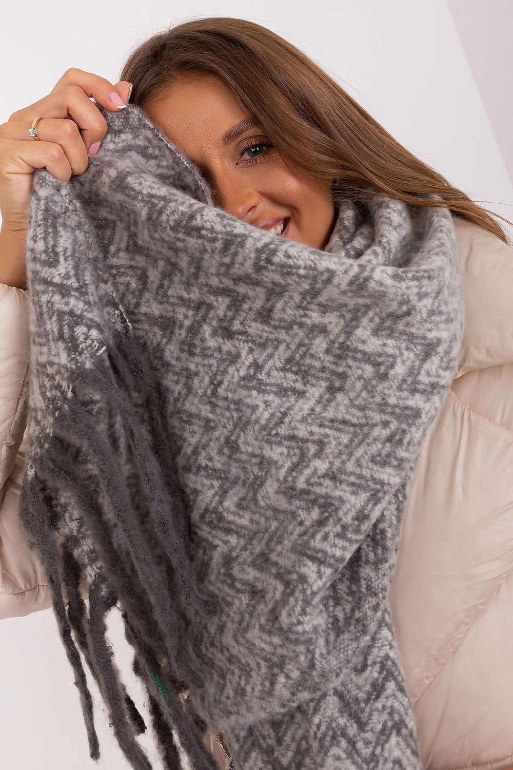 Shawl model 189246 AT