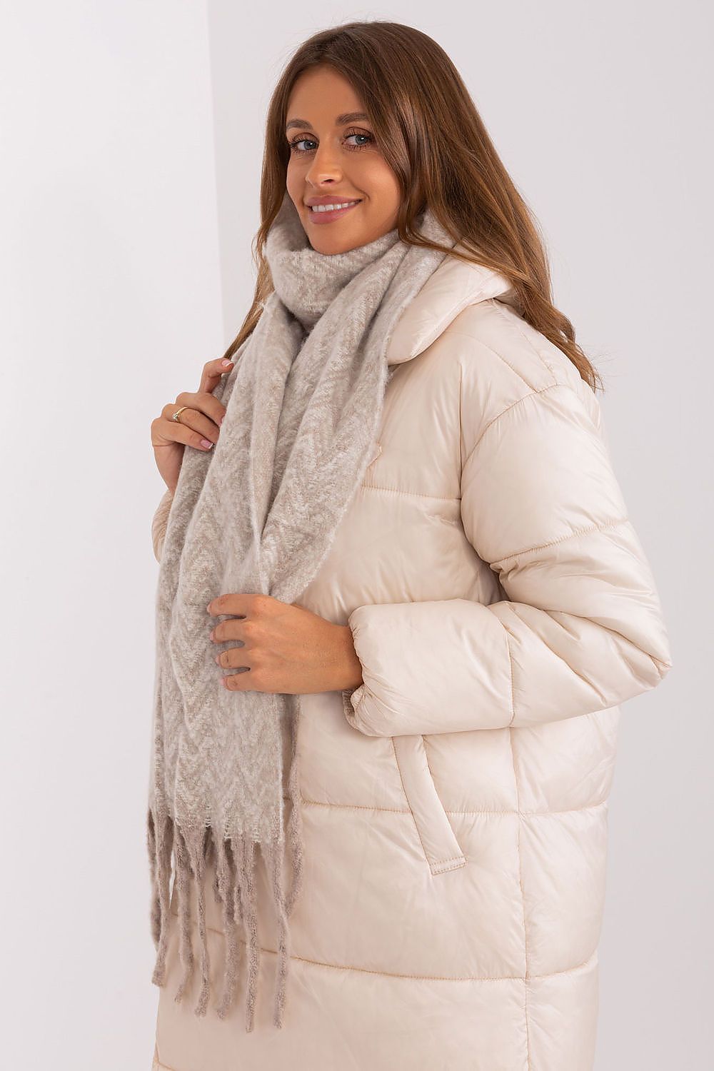 Shawl model 189246 AT