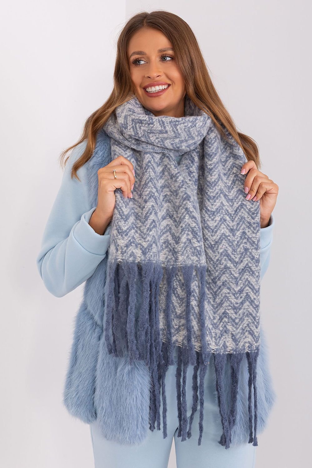 Shawl model 189246 AT