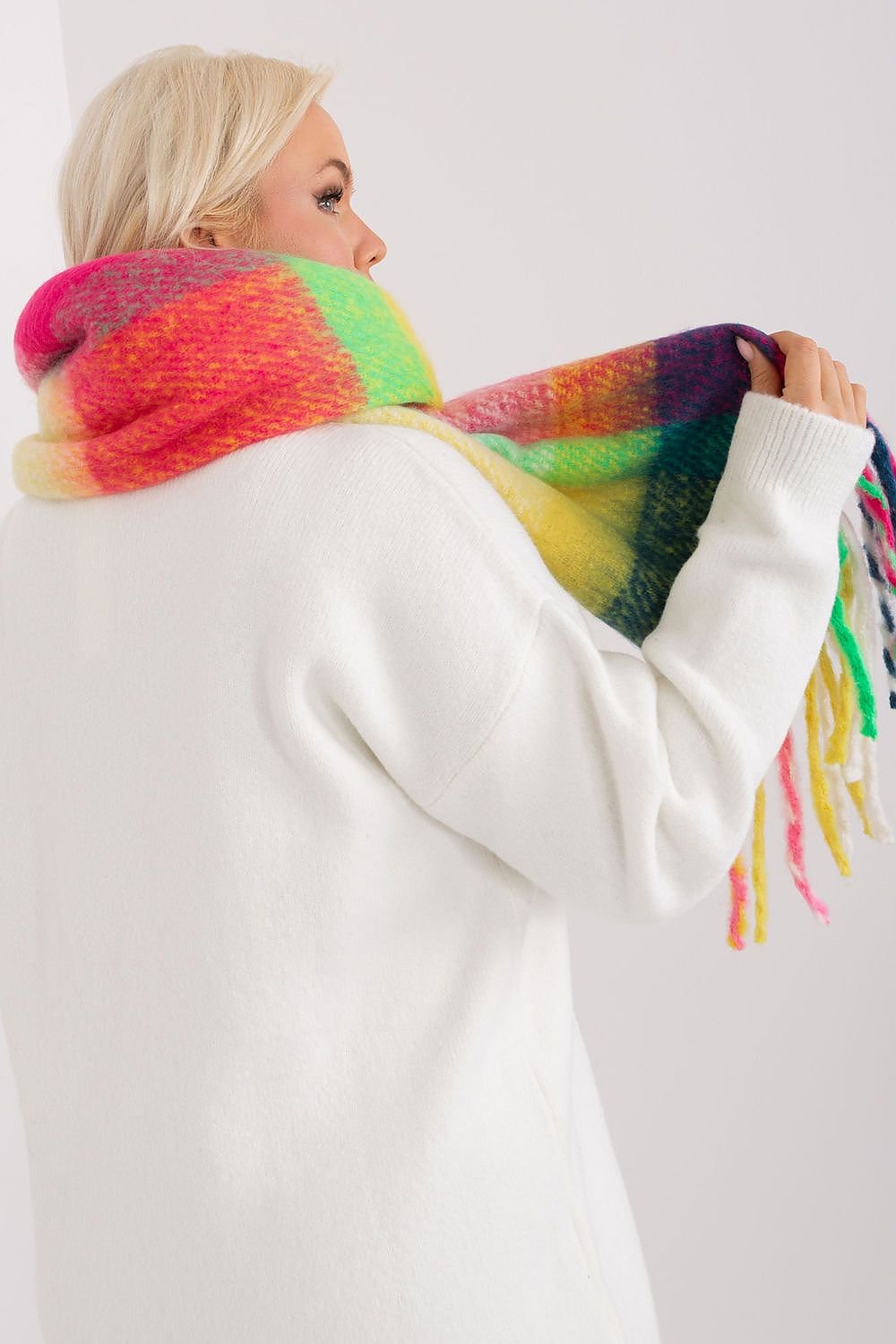 Shawl model 190542 AT