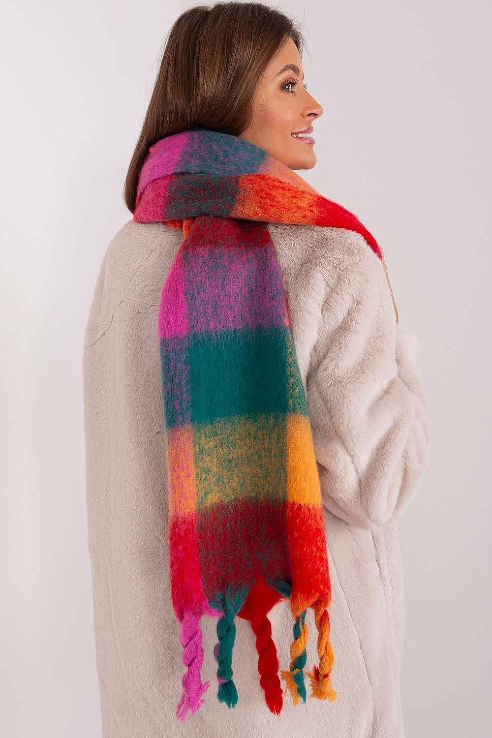 Shawl model 191719 AT