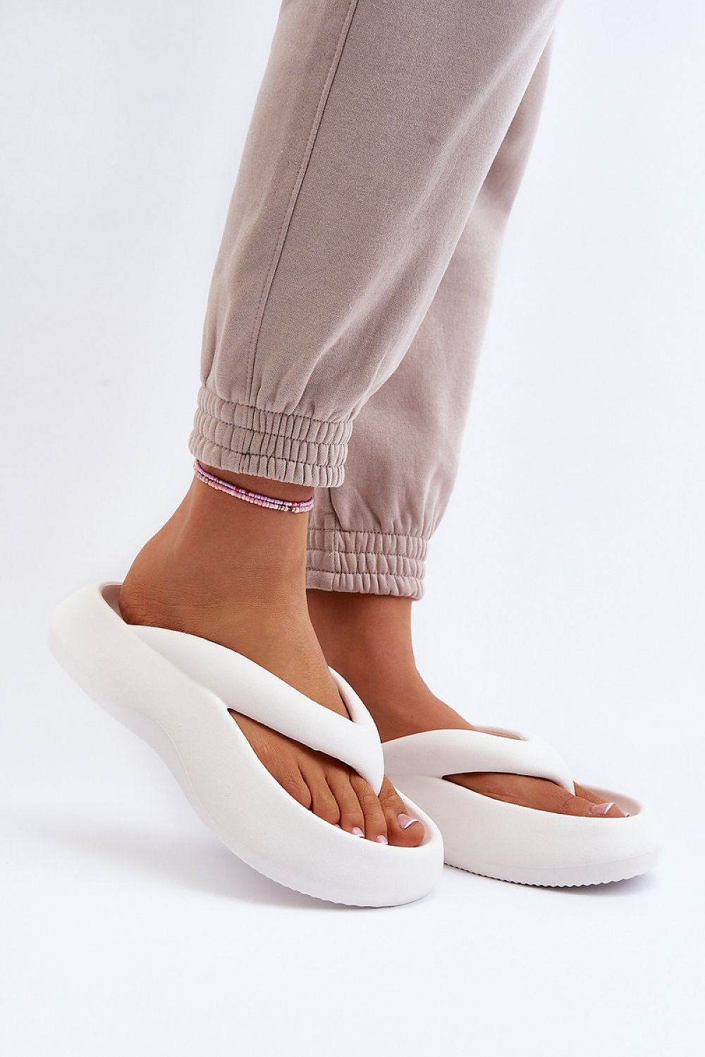 Japanese flip-flops model 194388 Step in style