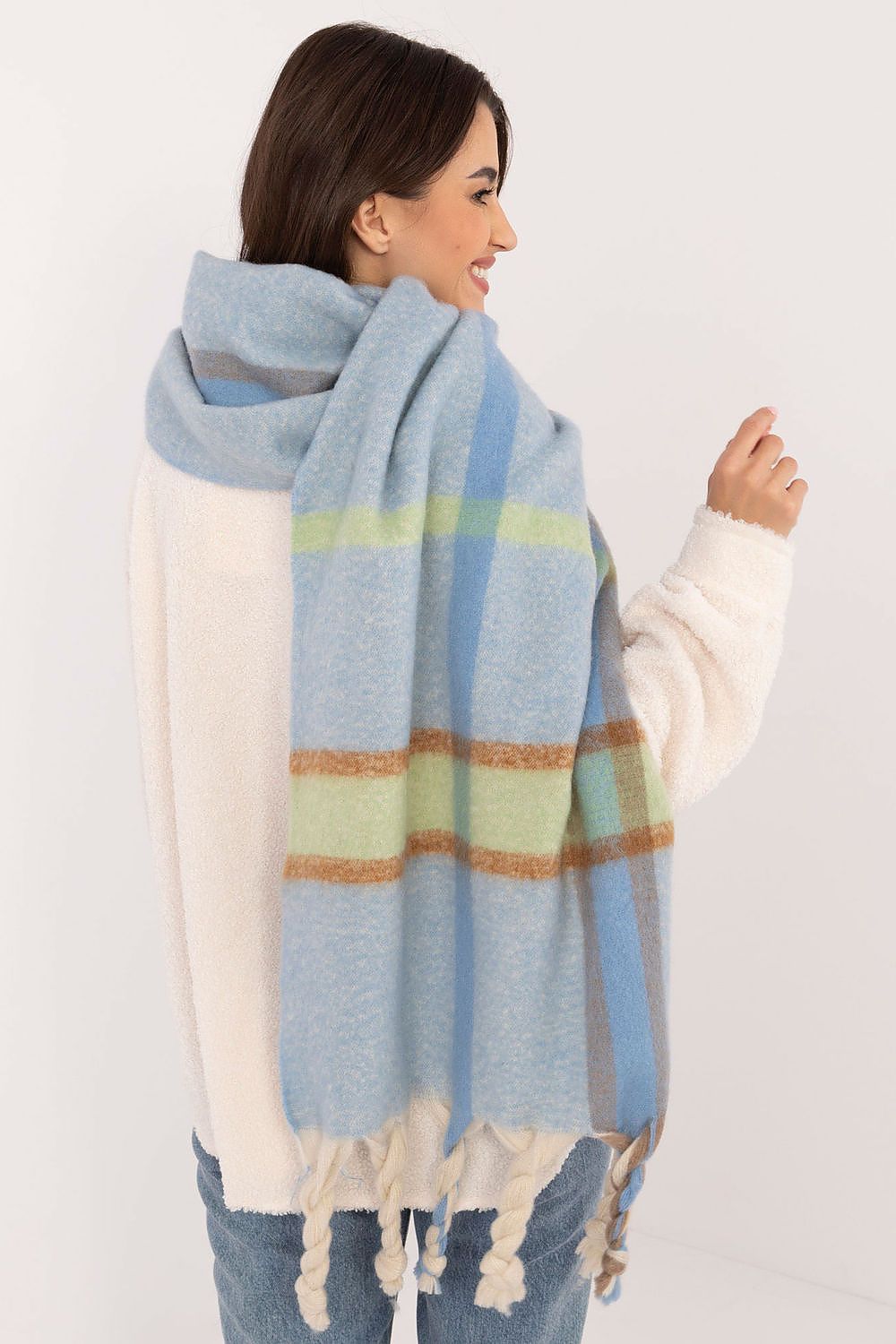 Shawl model 200289 AT