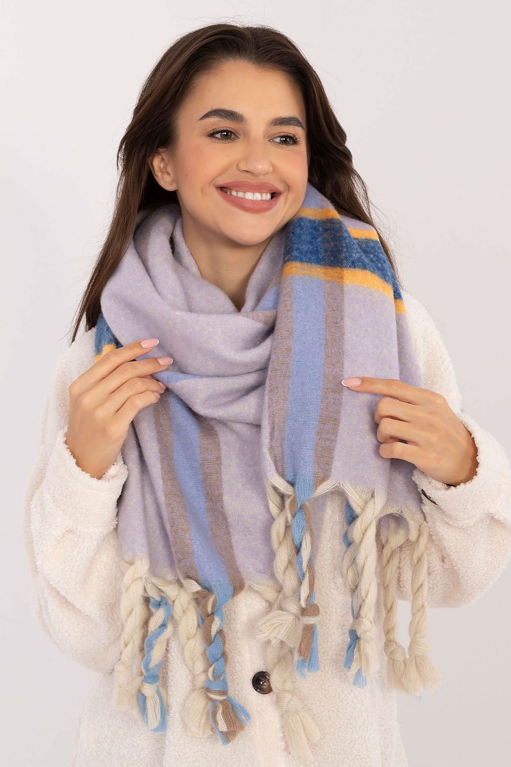 Shawl model 200289 AT