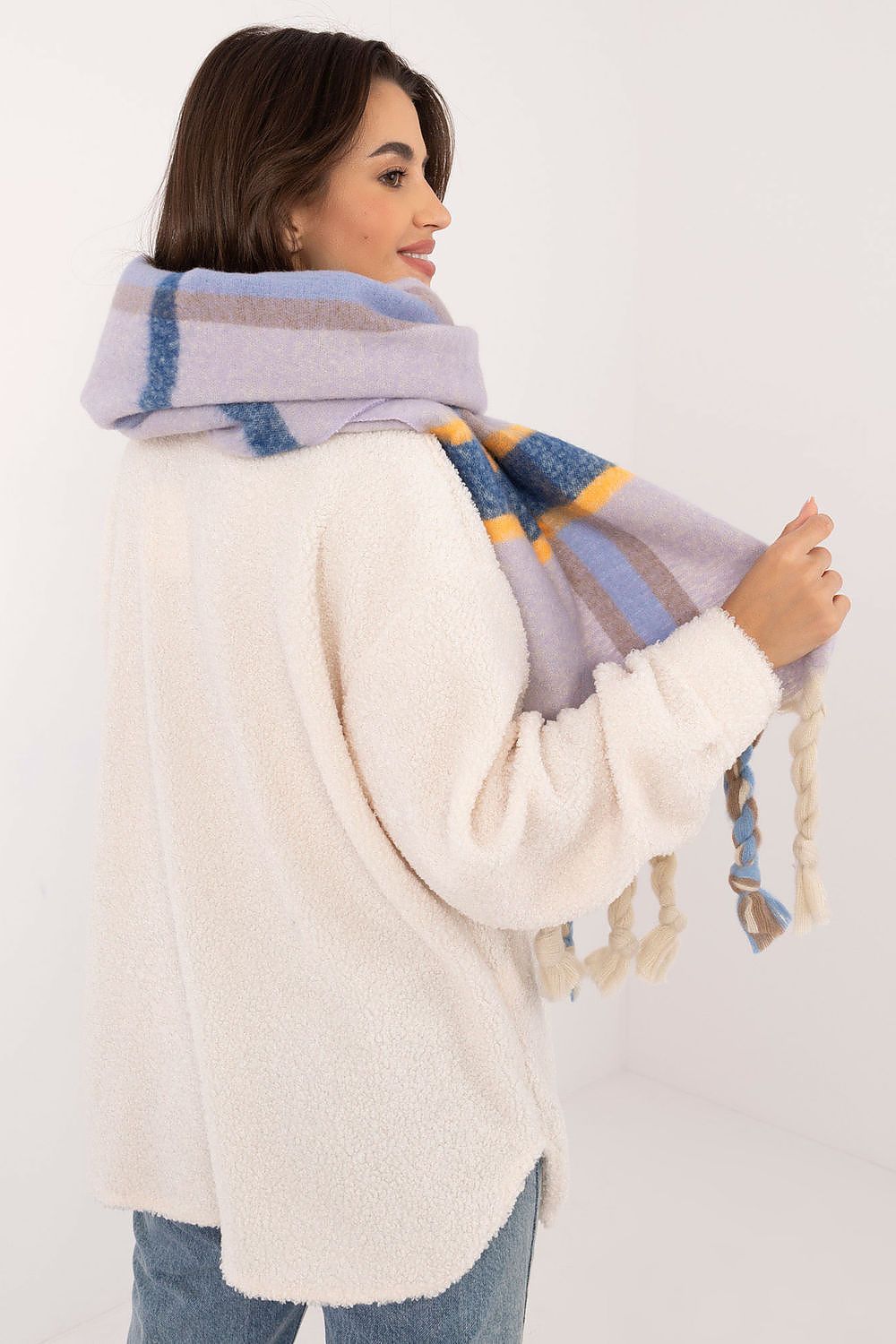 Shawl model 200289 AT