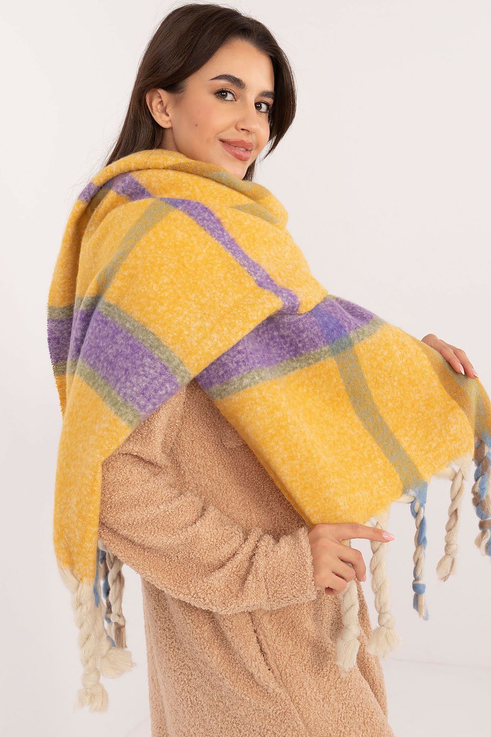 Shawl model 200289 AT