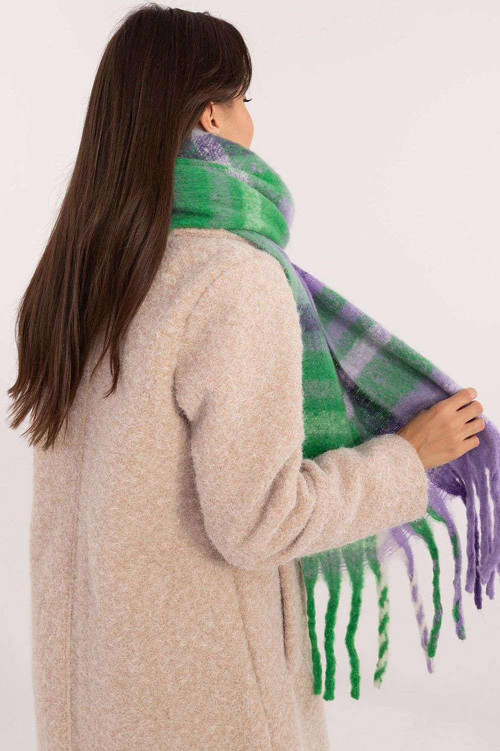 Shawl model 203173 AT