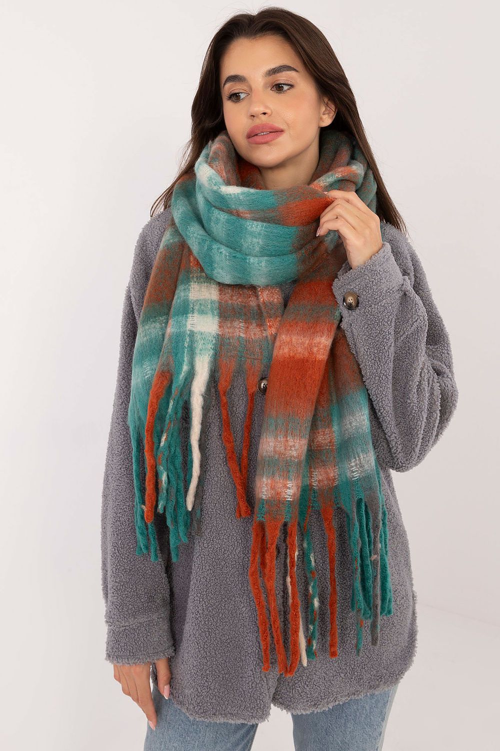 Shawl model 203173 AT