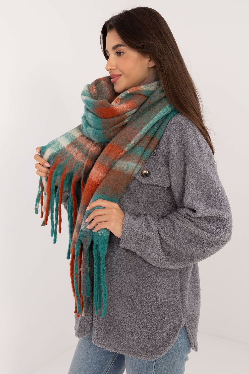 Shawl model 203173 AT