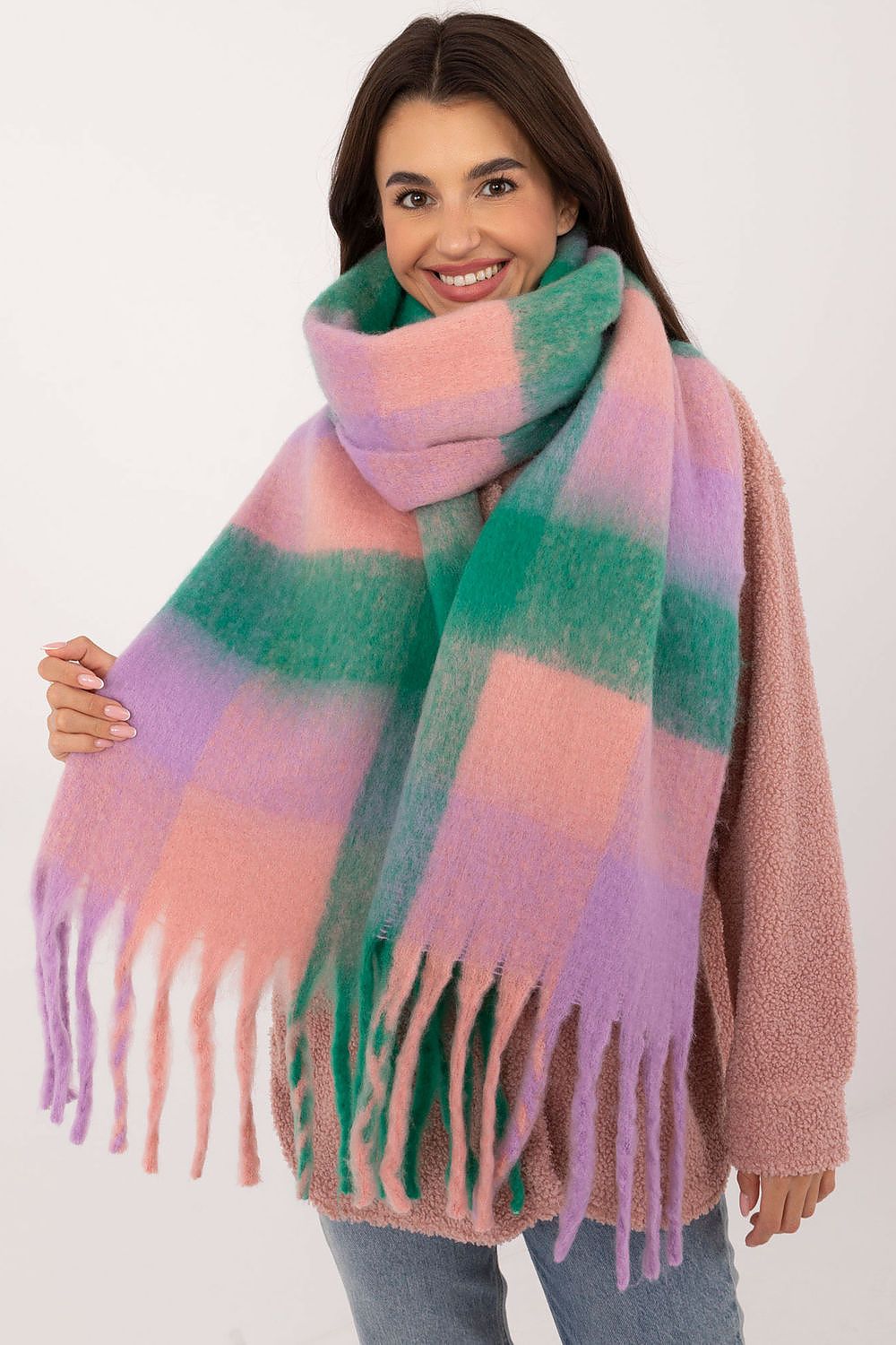Shawl model 200280 AT