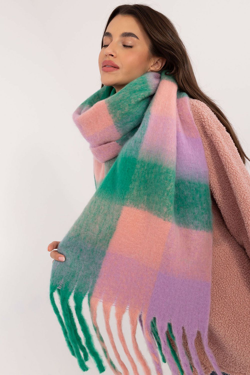 Shawl model 200280 AT
