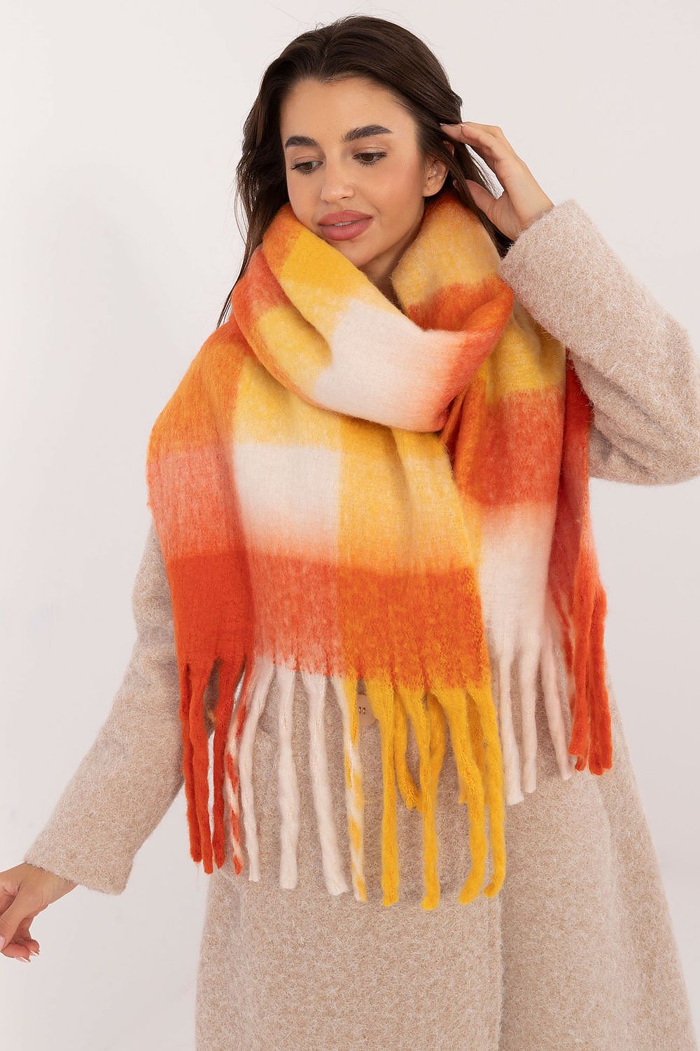 Shawl model 200280 AT