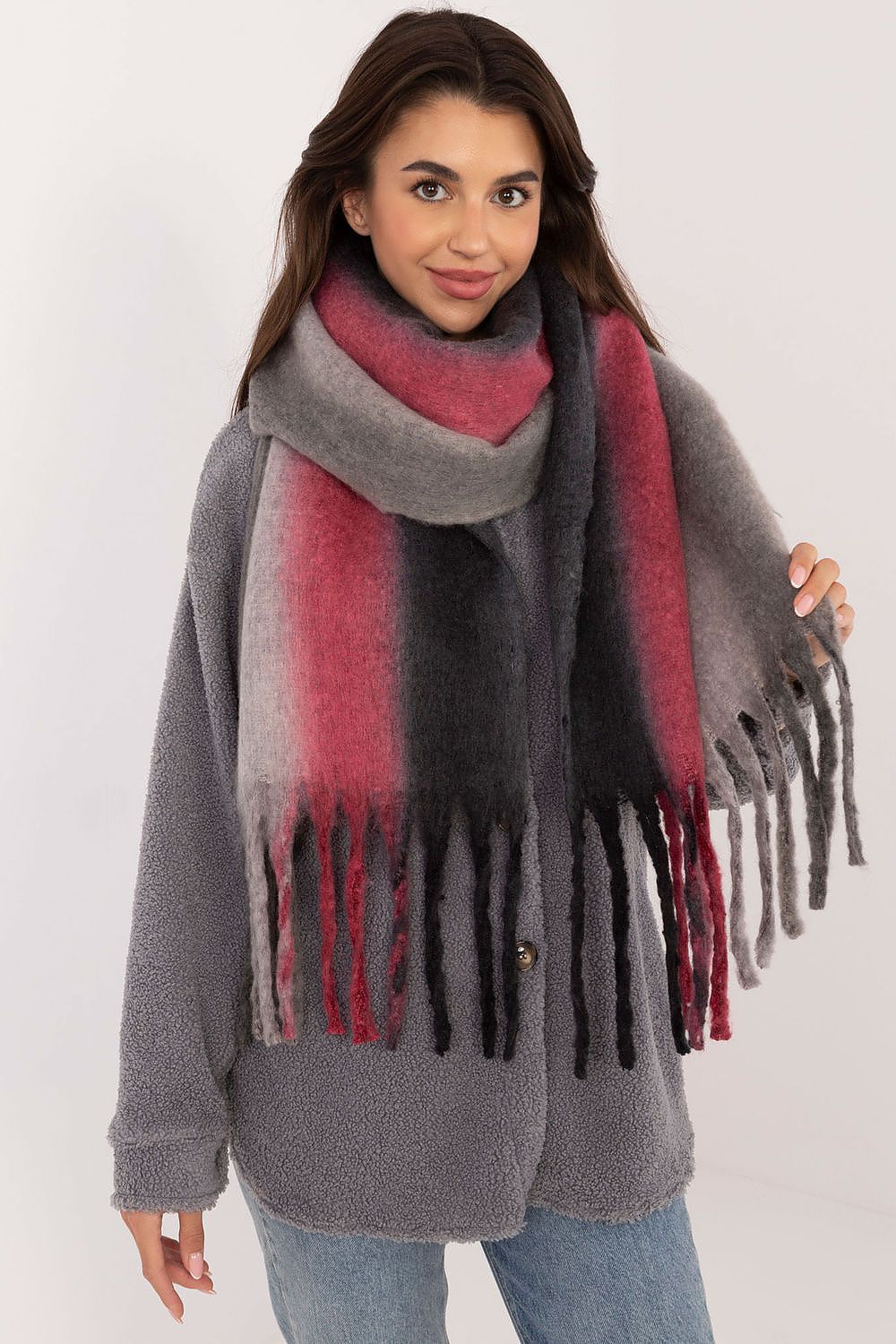 Shawl model 200285 AT