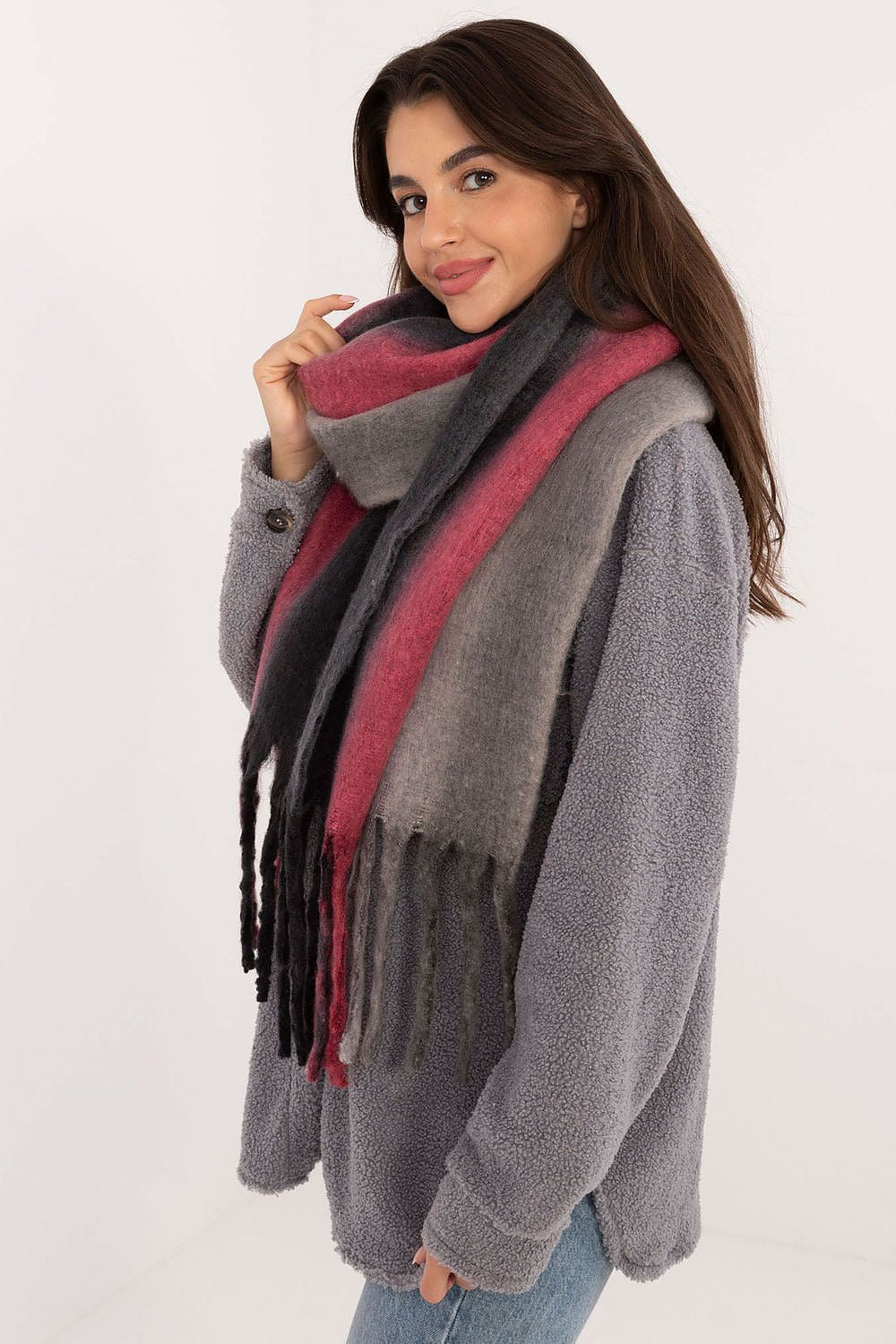 Shawl model 200285 AT