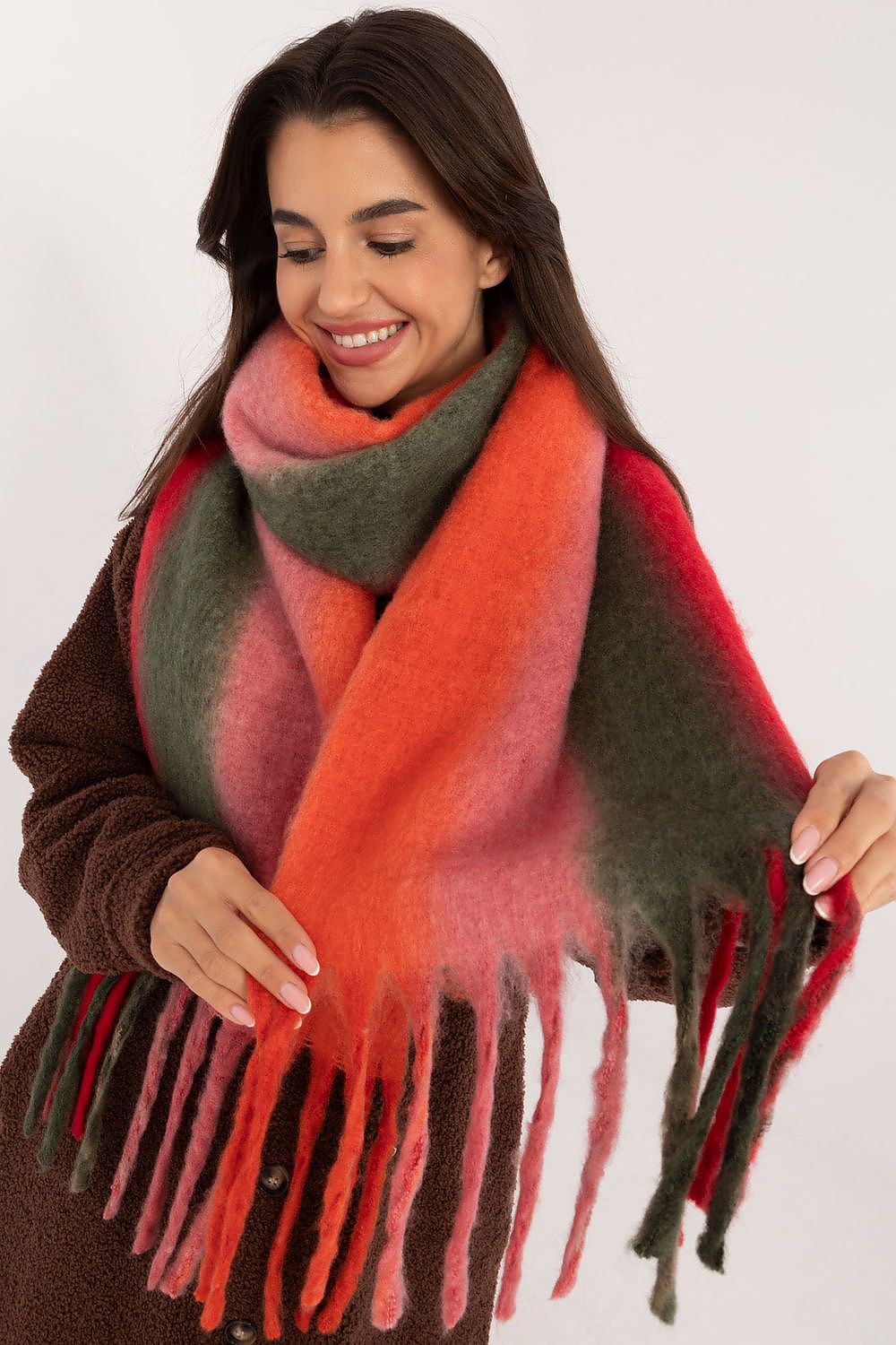 Shawl model 200285 AT