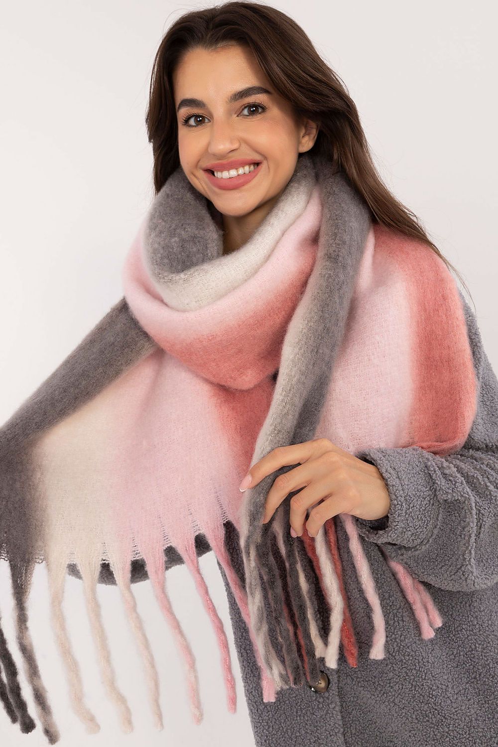 Shawl model 200285 AT