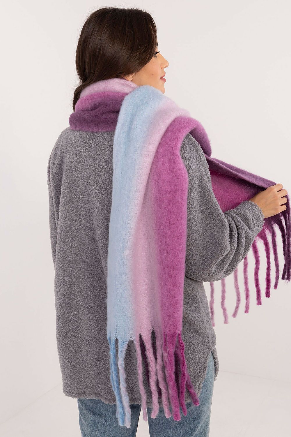 Shawl model 200285 AT