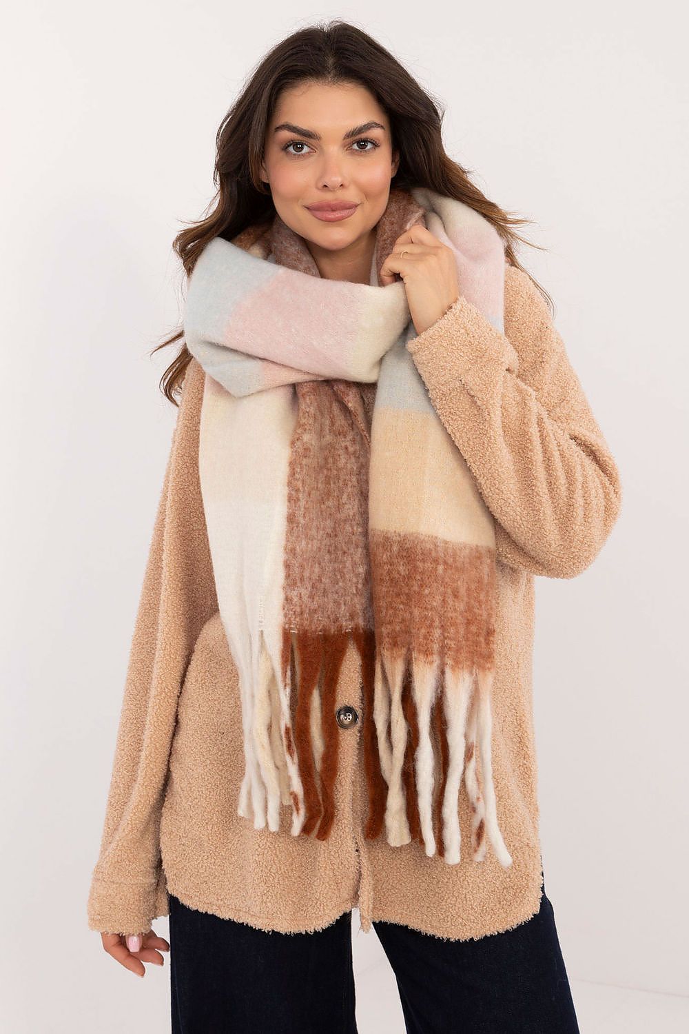 Shawl model 200280 AT