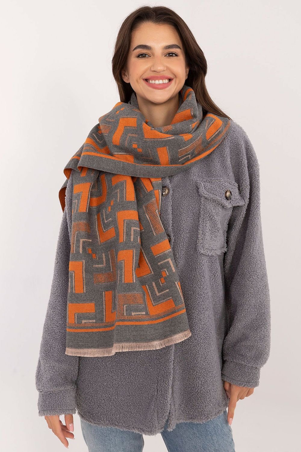 Shawl model 200540 AT
