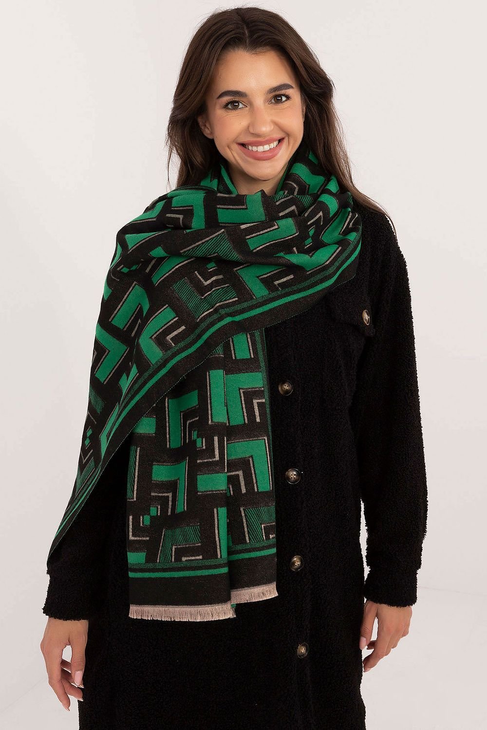 Shawl model 200540 AT