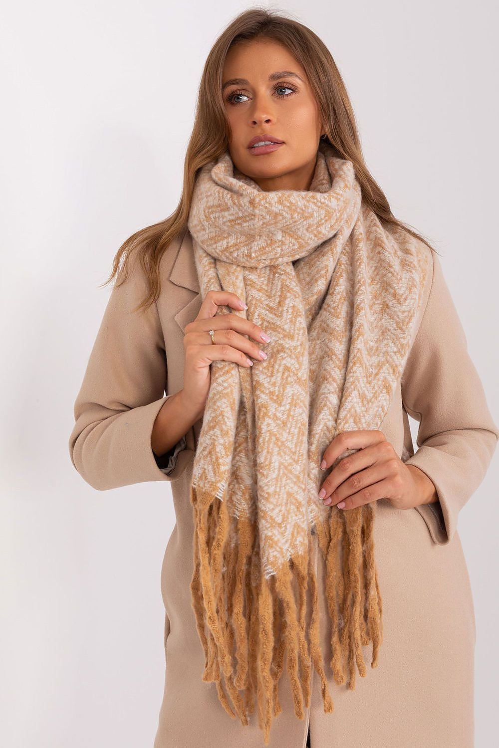 Shawl model 189246 AT