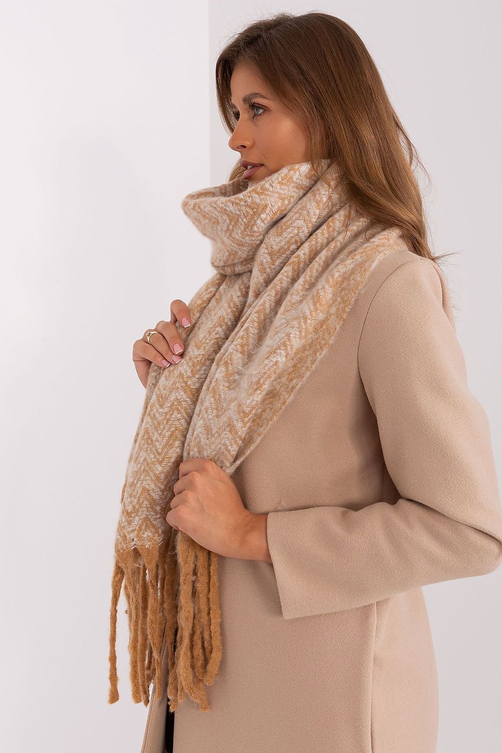 Shawl model 189246 AT