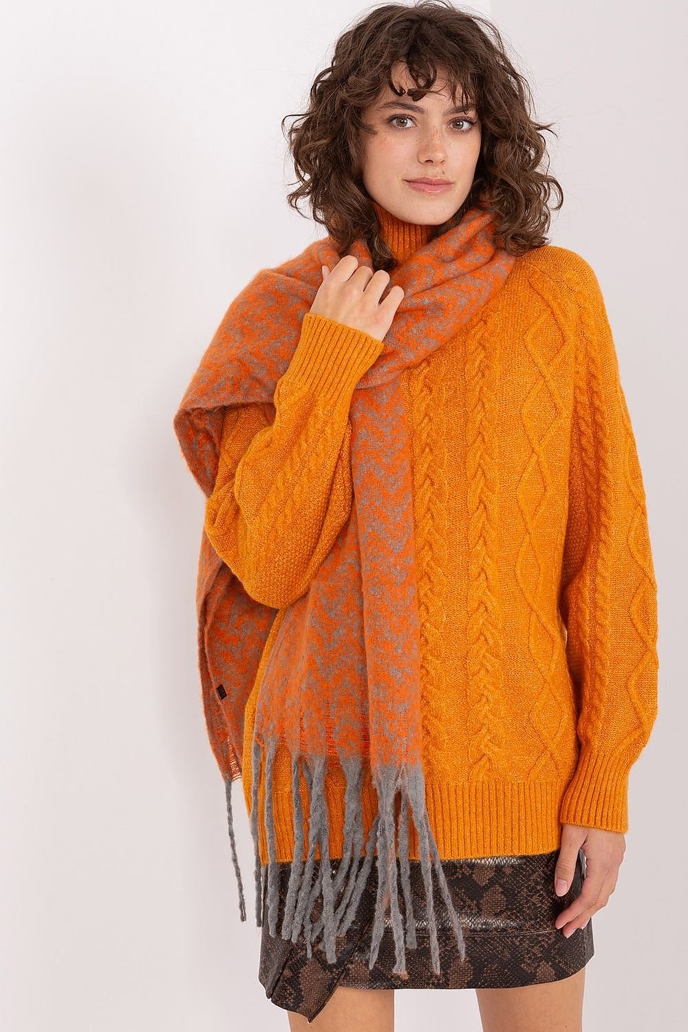 Shawl model 189246 AT