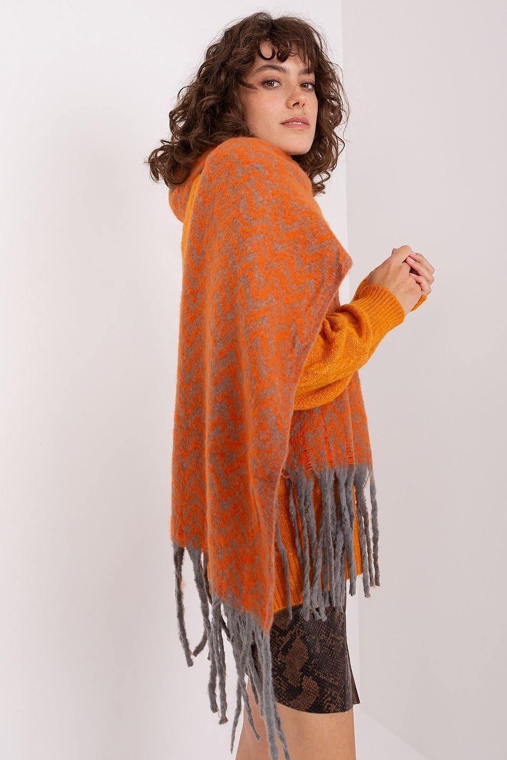 Shawl model 189246 AT