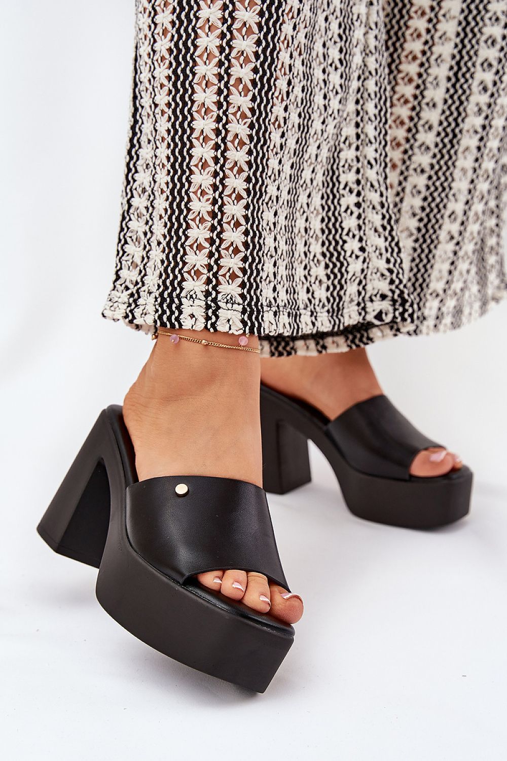 Flip-flops model 209945 Step in style