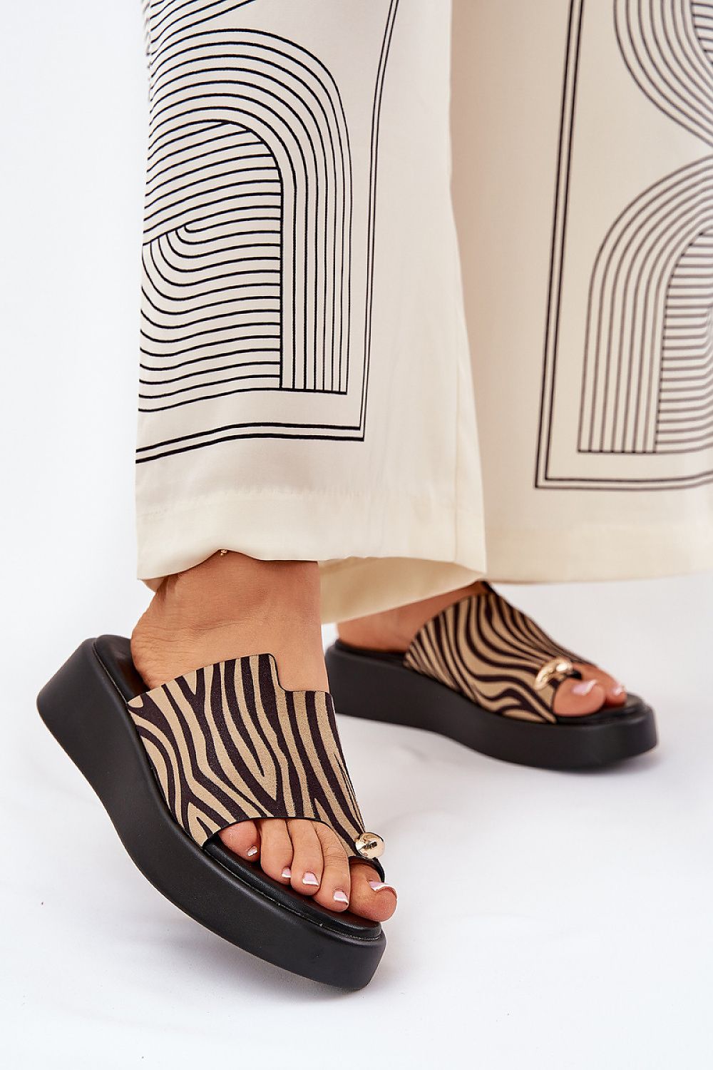 Flip-flops model 209951 Step in style