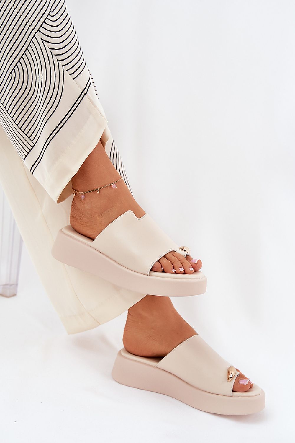 Buskin model 209952 Step in style