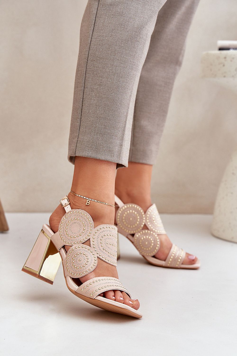 Heel sandals model 210710 Step in style