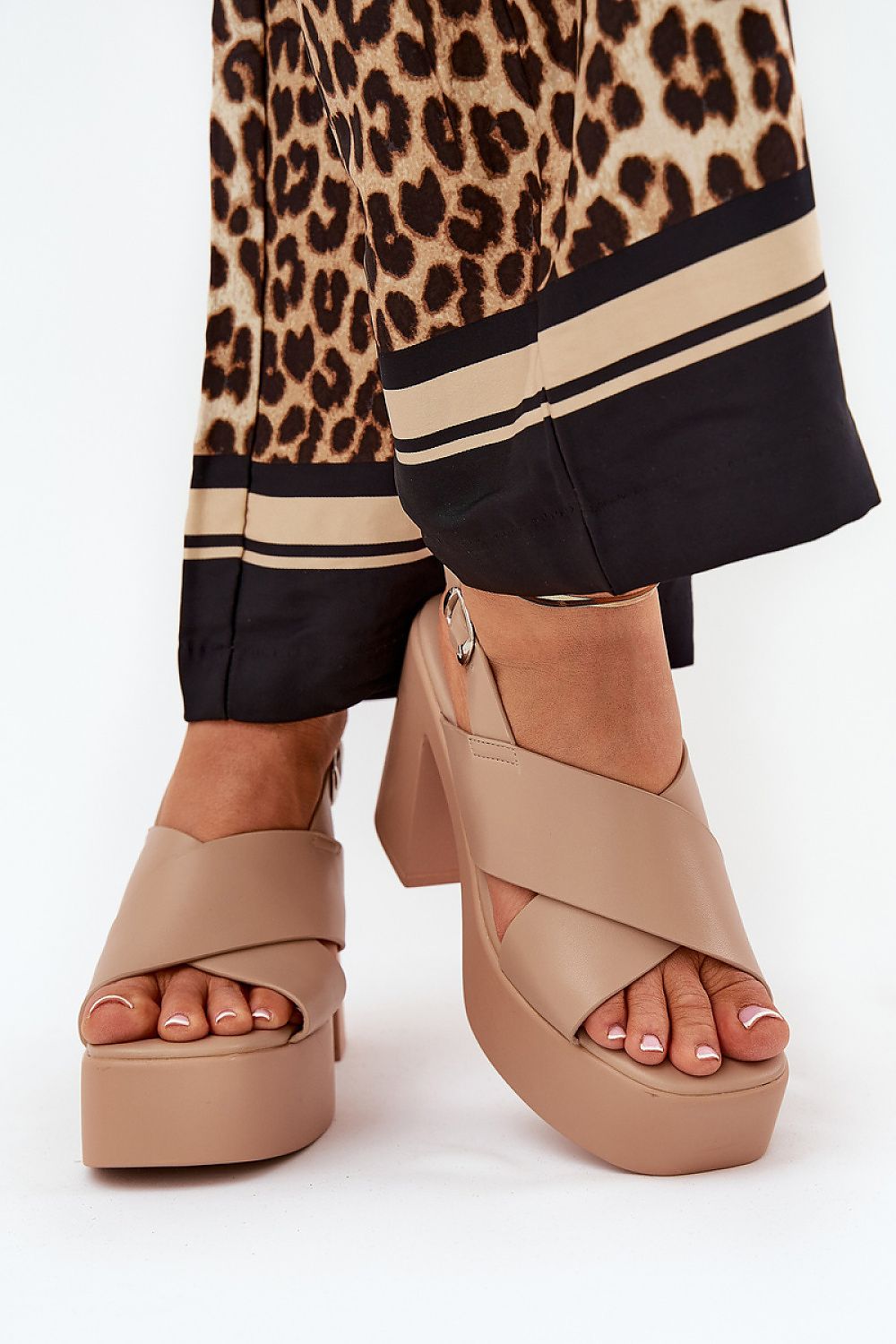 Heel sandals model 210799 Step in style