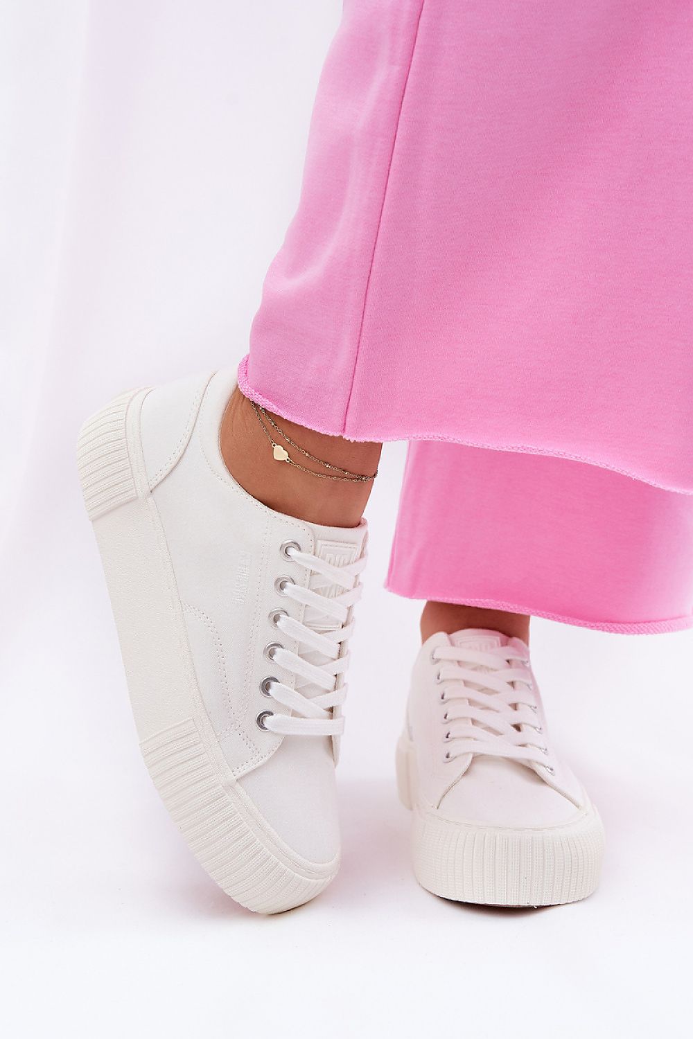 Sneakers model 211349 Step in style