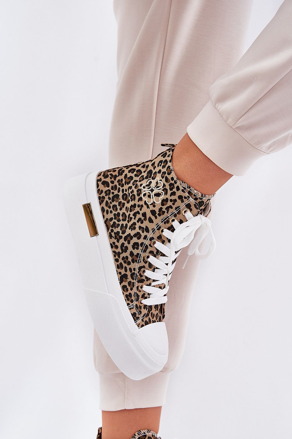 Sneakers model 211354 Step in style