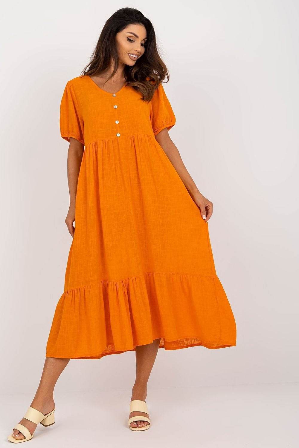 Casual dress with buttons
