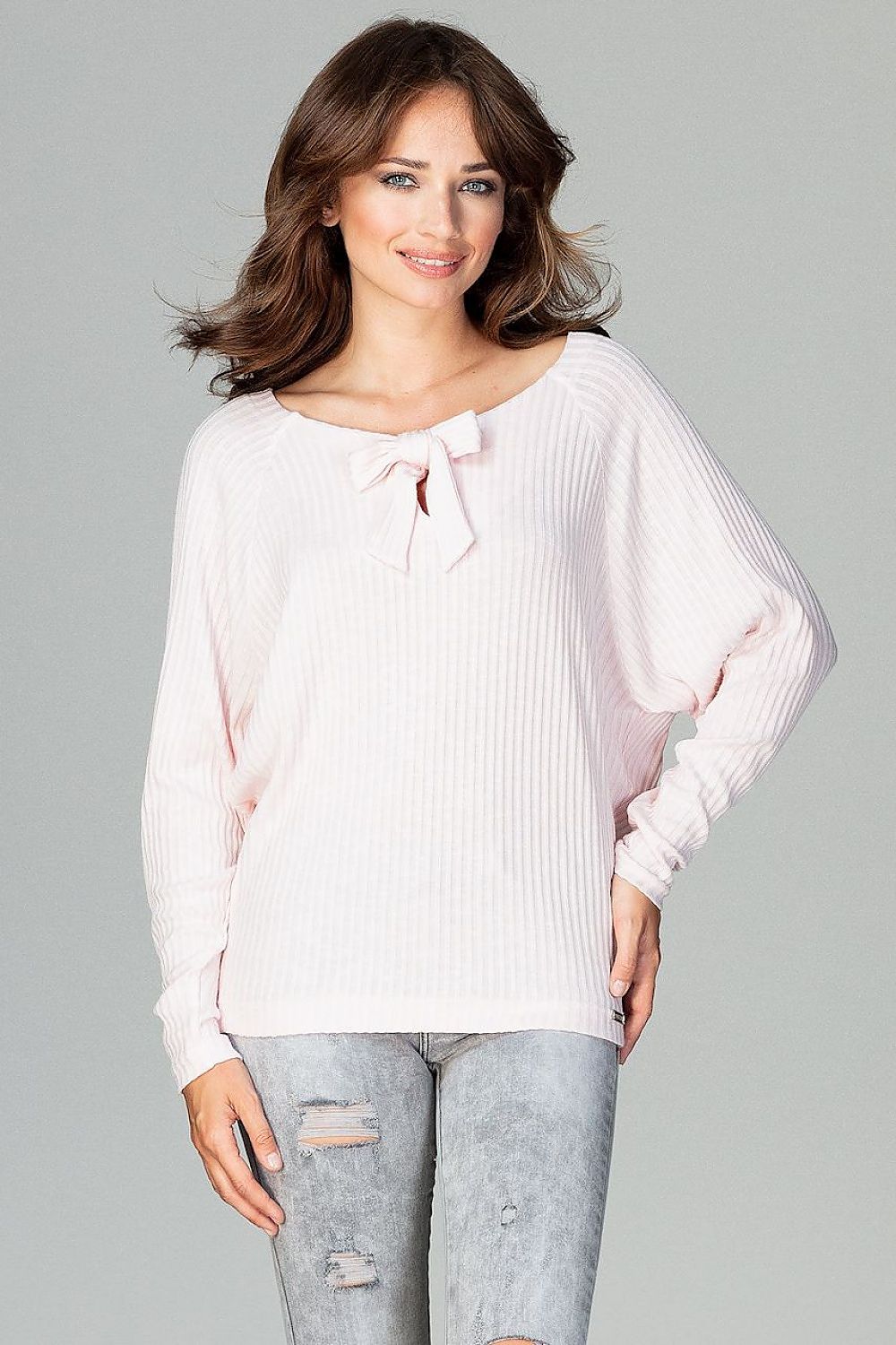 Blouse with knot at the front
