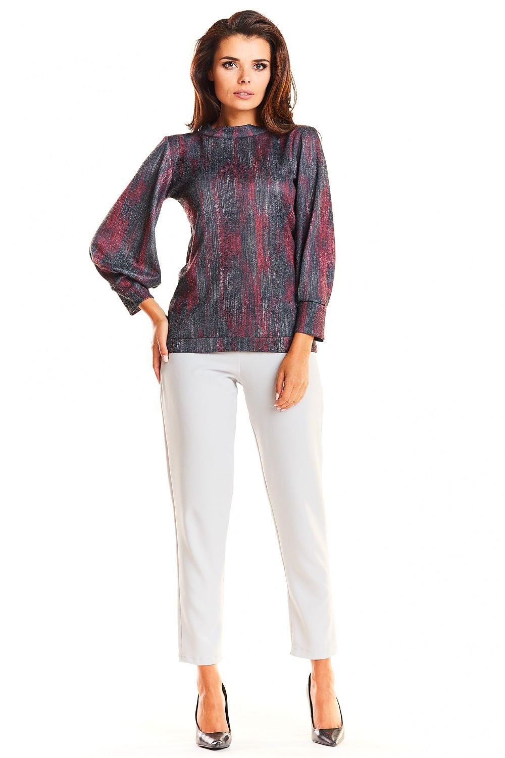 Patterned blouse with wide sleeves