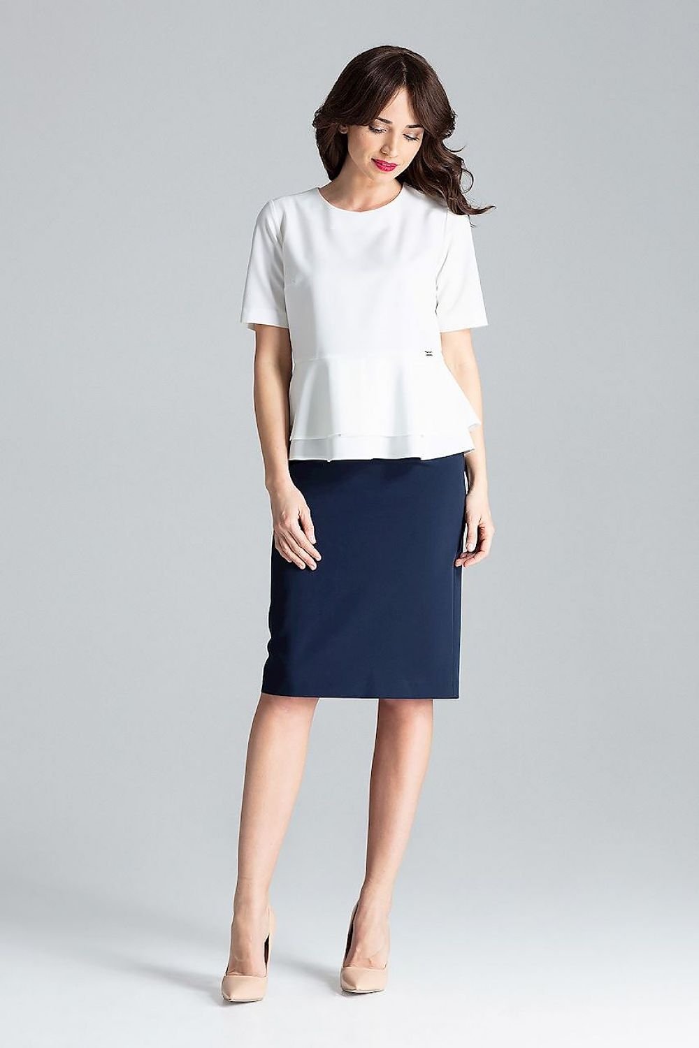 Blus med vid nederdel