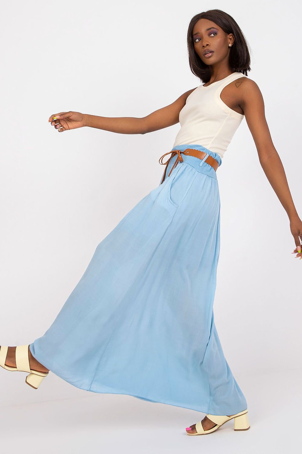 Long skirt with belt