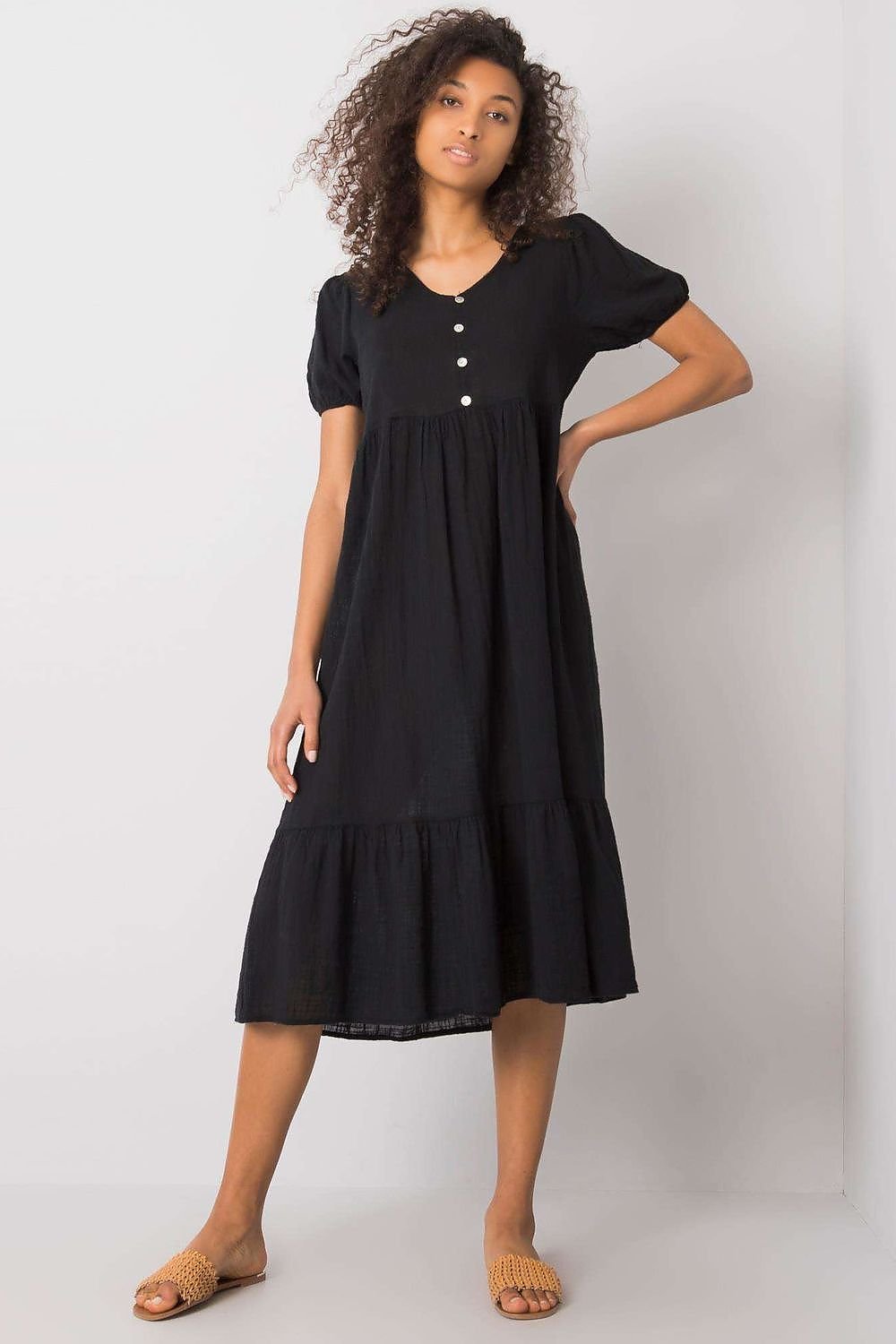 Casual dress with buttons