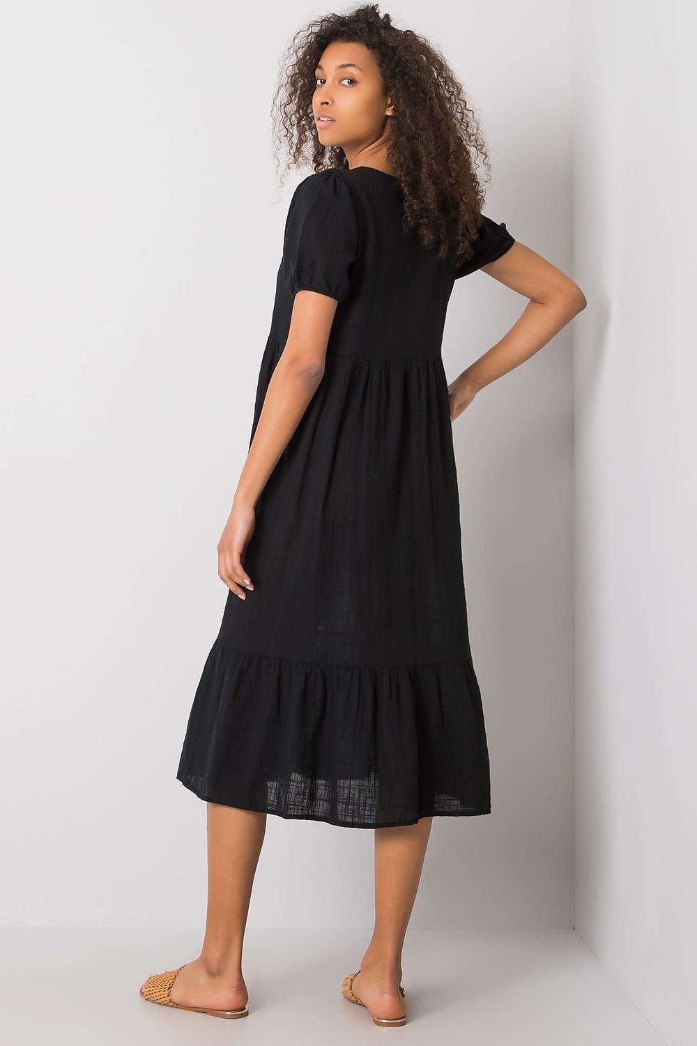 Casual dress with buttons